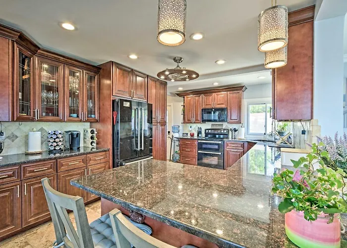 Lakefront Home W/ Game Room, Theater & Dock!