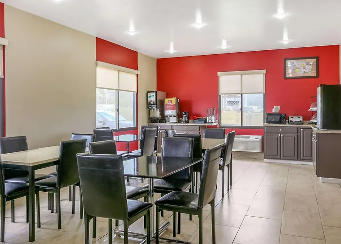 Econo Lodge Shorewood